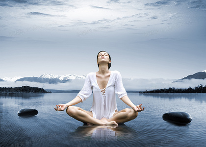 粉丝争议聚焦：进击的巨人编年史是诚意总结还是商业凑数？