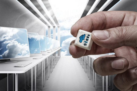 豪门千金月零花 vs 寒门青年年收入：数字背后的阶层凝视